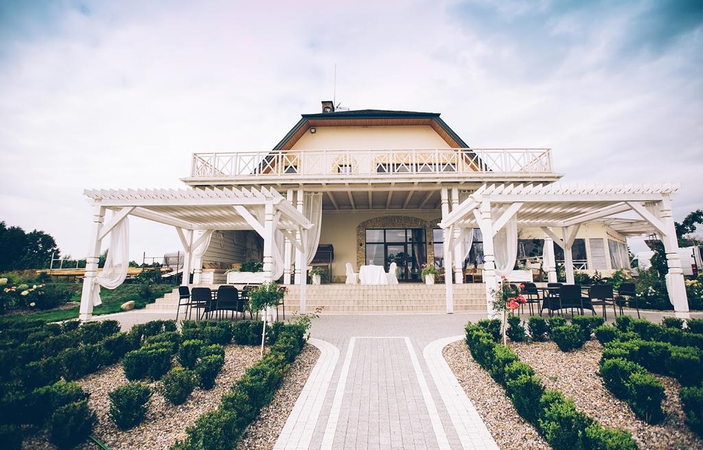 Hotel-Przystan Kikol Exterior photo